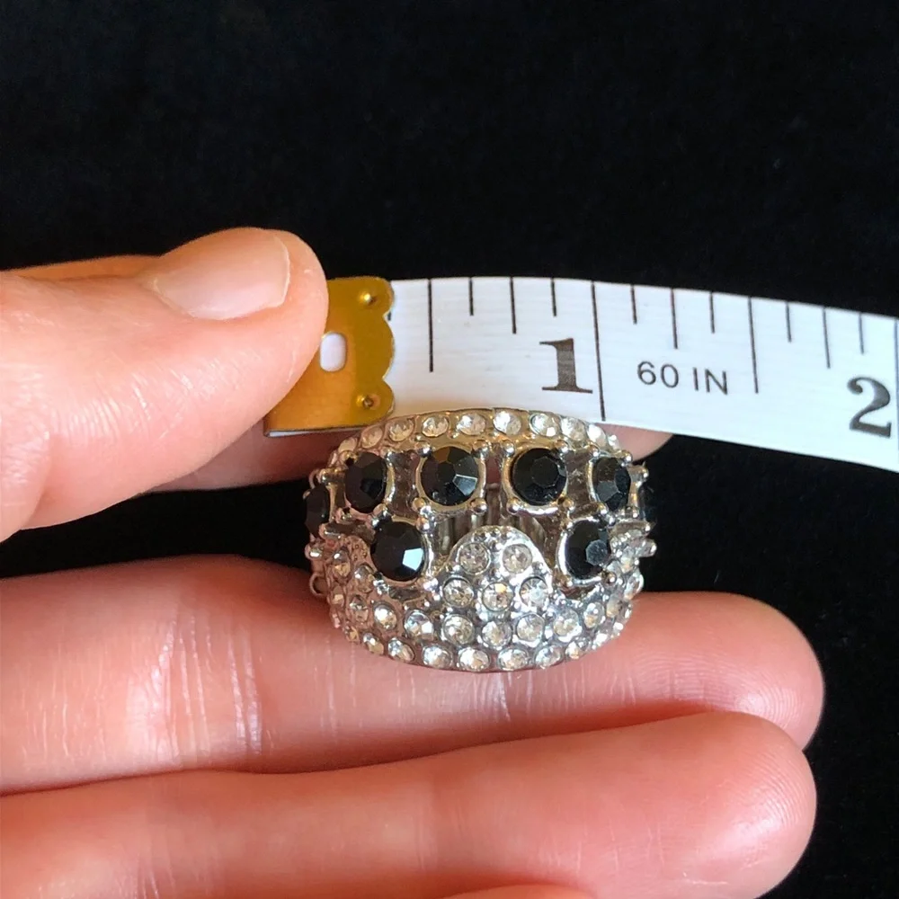 Elegant Silver and Black Rhinestone Women's Ring